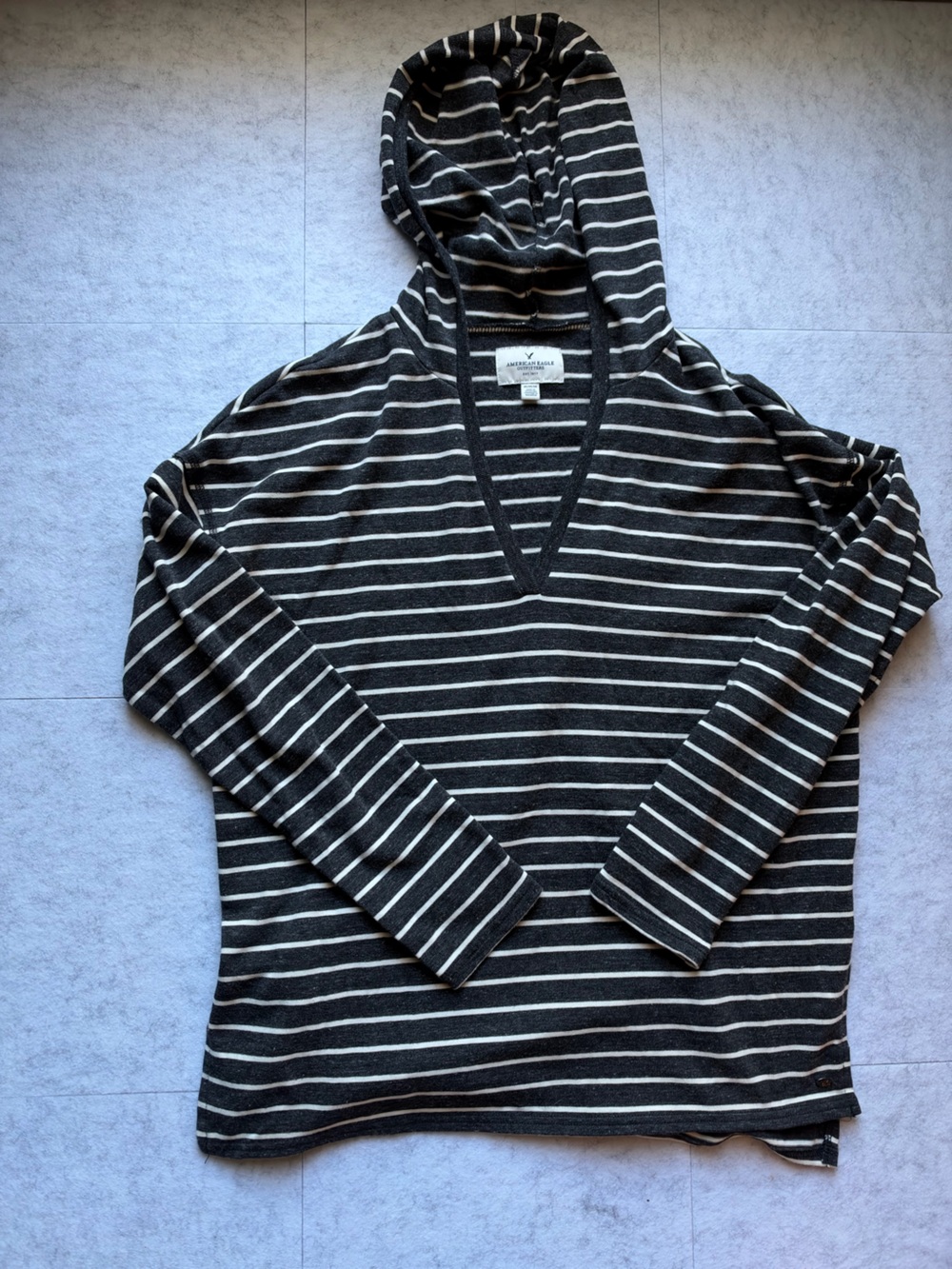 American Eagle Outfitters Black & White Striped V-Neck Long Sleeve hoodie